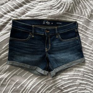 Hollister Shorts (Size 3, W26)